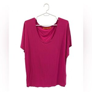 Feel The Piece Women's Magenta Scoop Neck Tee